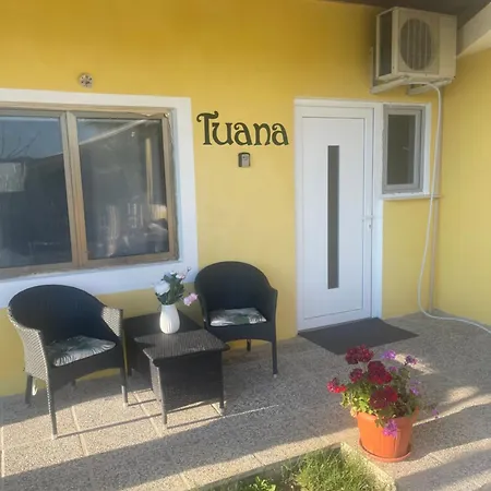 Tuana Apartment *